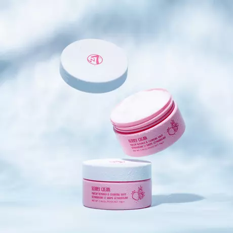 W7 Sweet Sugar Scrub Strawberry