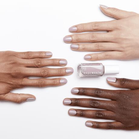 essie Expressie Nagellak Paars 210 Throw It On 10 ML
