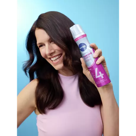 NIVEA Diamond Gloss Care Styling Spray 250 ML