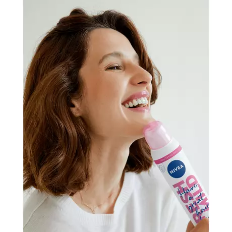 NIVEA Fresh Revive 3-In-1 Droogshampoo Donkerblond Haar 200 ML