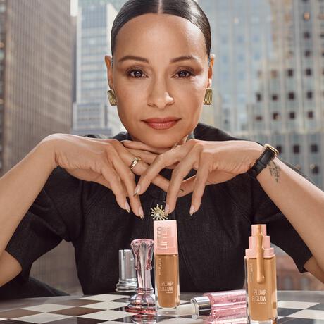 Maybelline New York Lifter Plump & Glow Foundation 118