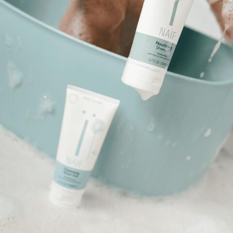 Naïf Baby & Kids Shampoo + Wasgel Value Pack