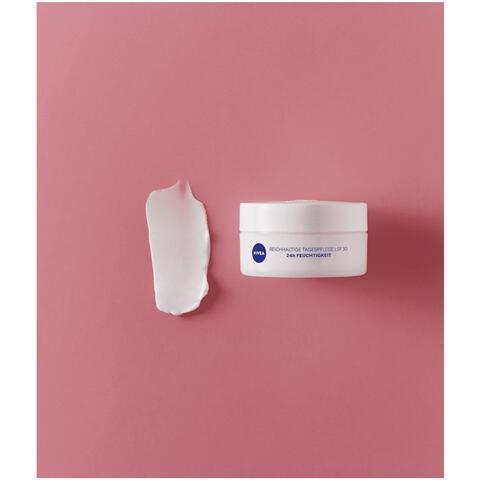 NIVEA Essentials 24u Voedende Dagcrème SPF 30 Droge Huid 50 ML