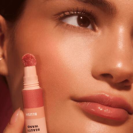 e.l.f. Halo Glow Blush Beauty Wand Magic Hour