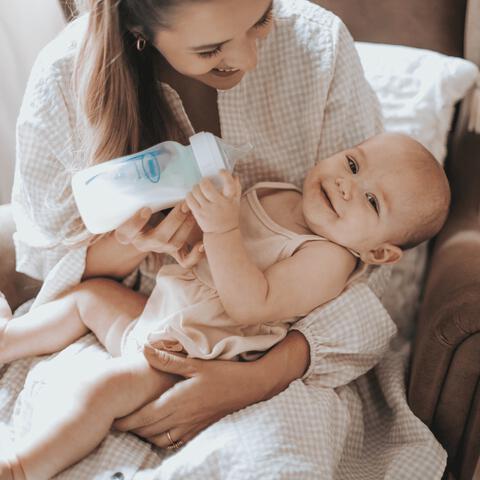 Dr. Brown’s Anti-Colic Brede Halsfles 270 ML