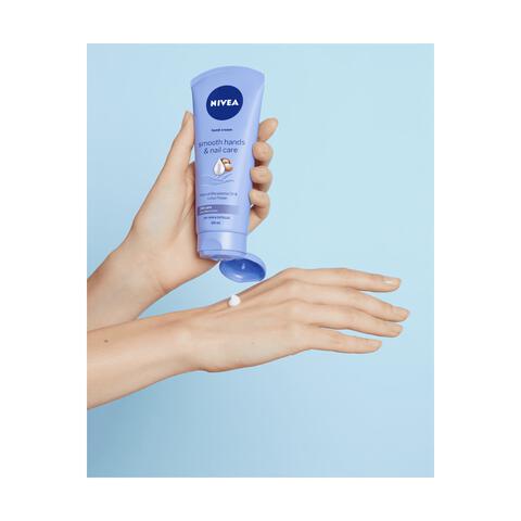 NIVEA Smooth Hands & Nail Care Handcrème 100 ML
