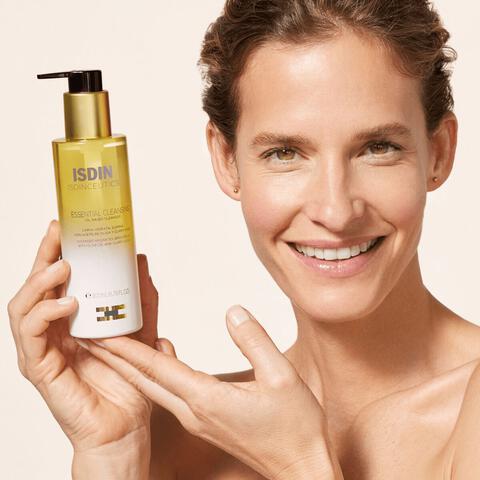 ISDIN Isdinceutics Essential Cleansing - 200ML