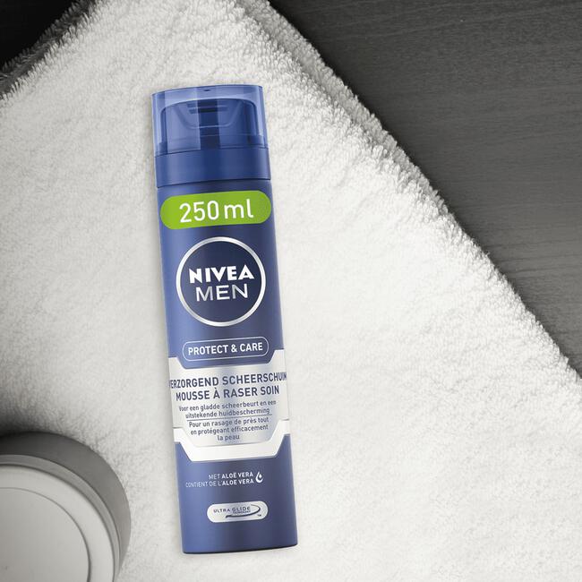 NIVEA MEN Protect & Care Verzorgend Scheerschuim 250ml