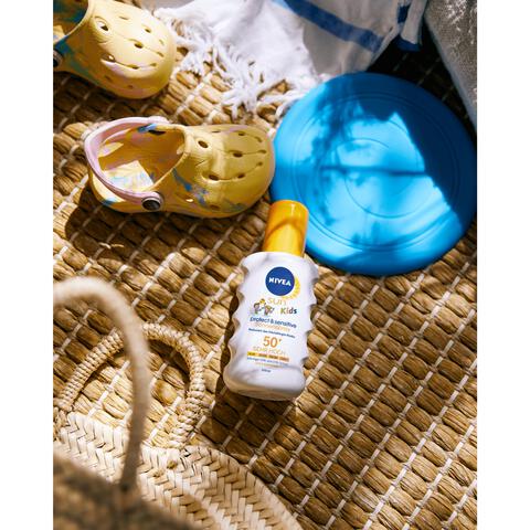 NIVEA SUN Babies & Kids Zonnebrand Protect & Sensitive Spray SPF 50+ 200 ML