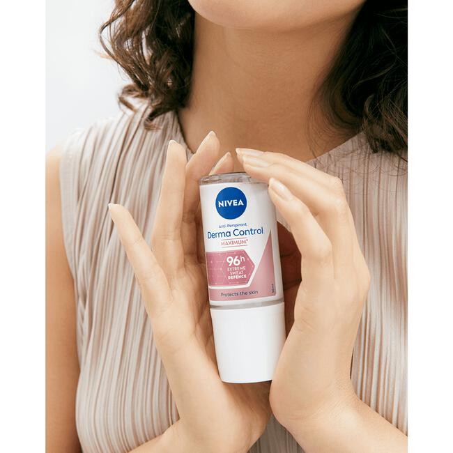 NIVEA Derma Dry Control Maximum Deodorant Roller 50 ML