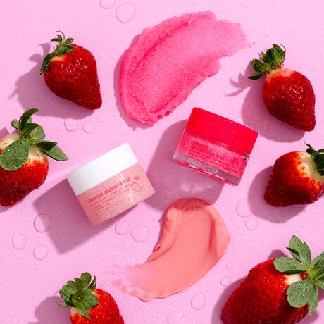 W7 Sweet Sugar Scrub Strawberry