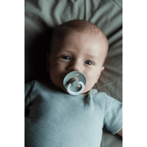 BIBS Glow in the dark Fopspeen Two Pack Natuurlijk Rubber Vanilla/Dark Oak Maat 2