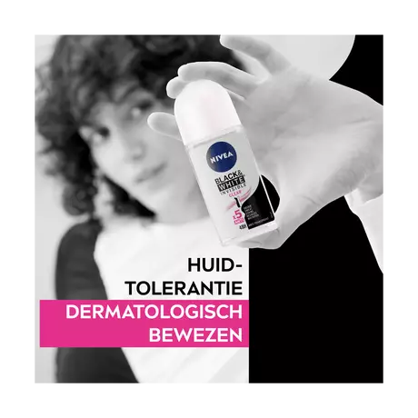 NIVEA Black & White Invisible Original Deodorant Roller 50 ML