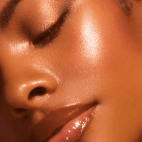 e.l.f. Halo Glow Blush Beauty Wand Berry Radiant