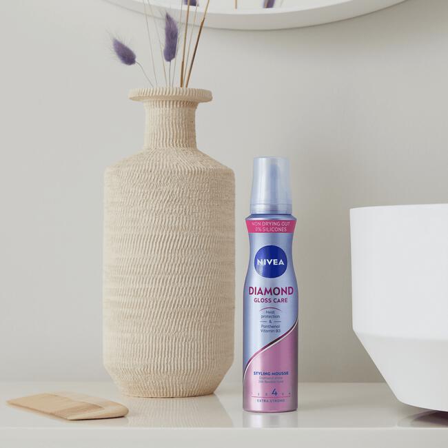 NIVEA Diamond Gloss Care Styling Mousse Extra Sterk 150 ML