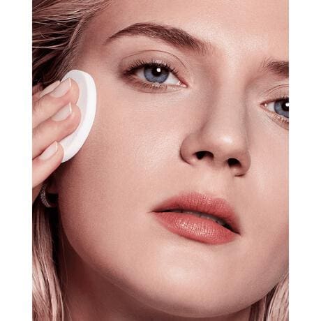 Max Factor Miracle Touch Compact Foundation 70 Natural