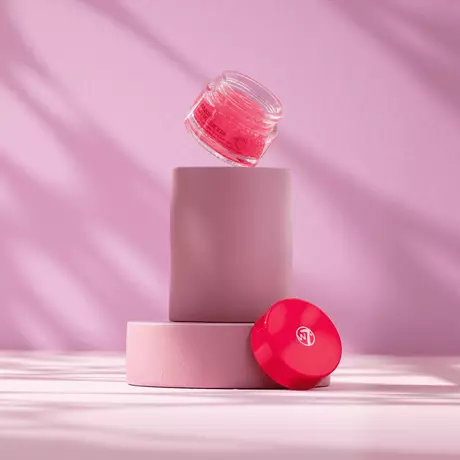 W7 Sweet Sugar Scrub Strawberry