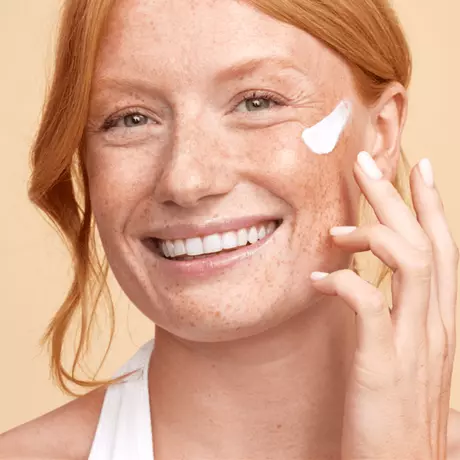 Biodermal Matterend Zonnefluïde Voor Het Gezicht SPF30 40 ML