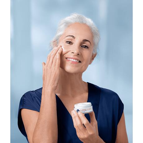 NIVEA Vital Soja Verstevigende Dagcrème SPF 30 Oudere Huid 50 ML