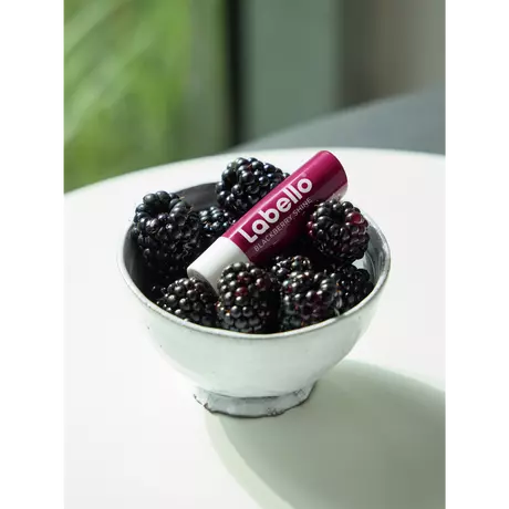Labello Blackberry Shine 72u Hydratatie Lippenbalsem