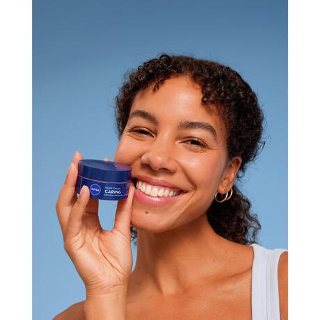 NIVEA Essentials +24h Voedende Nachtcrème 50 ML