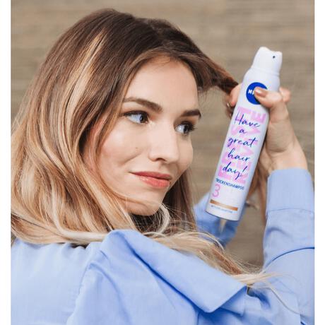 NIVEA Fresh Revive 3-In-1 Droogshampoo Donkerblond Haar 200 ML