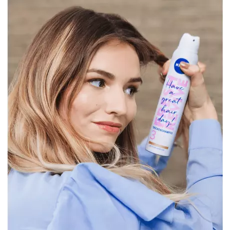 NIVEA Fresh Revive 3-In-1 Droogshampoo Donkerblond Haar 200 ML