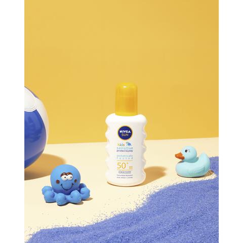 NIVEA SUN Babies & Kids Zonnebrand Protect & Sensitive Spray SPF 50+ 200 ML
