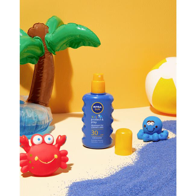 NIVEA SUN Kids Zonnebrand Hydraterende Groen Gekleurde Zonnespray SPF 30 200 ML