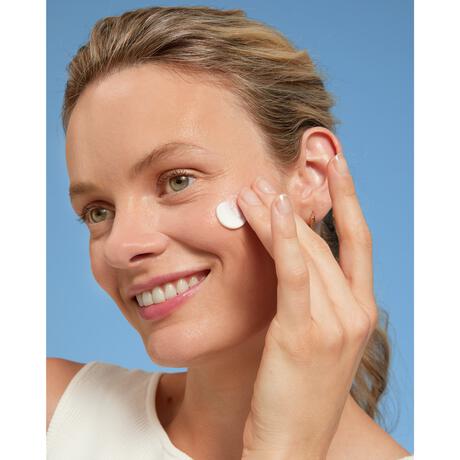 NIVEA Essentials +24h Voedende Nachtcrème 50 ML