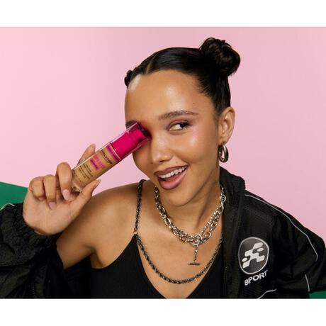 Revolution Superfix Blur Longwear Foundation F6.2Nc