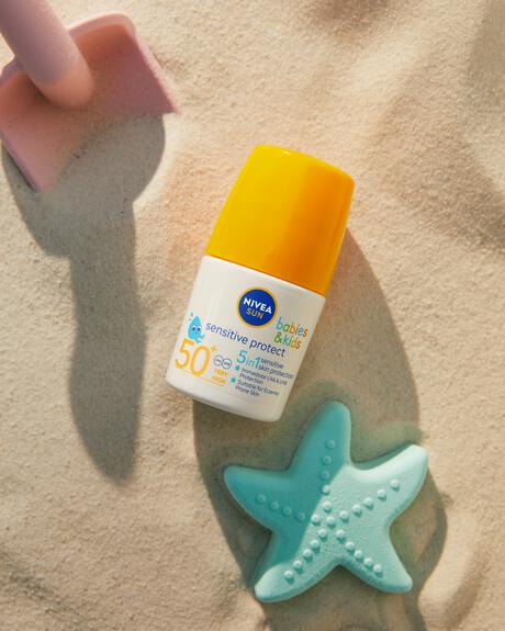 NIVEA SUN Babies & Kids Protect & Sensitive Roll-on Zonnebrand SPF 50+ 50 ML