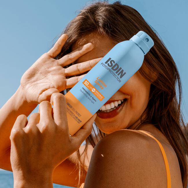 ISDIN Fotoprotection Transparant Spray Wet Skin SPF30 - 250ML