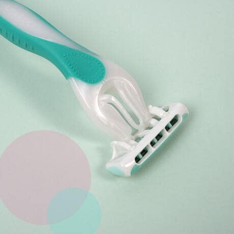 Wilkinson QUATTRO myIntuition disposables Smooth Sensitive 3+1