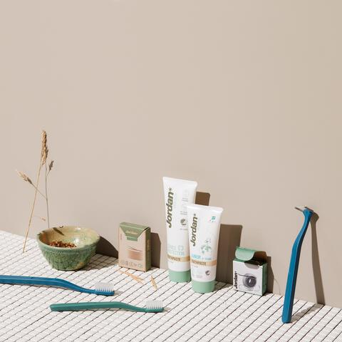 Jordan Clean Smile Care Medium Tandenborstel
