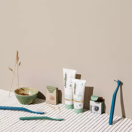 Jordan Clean Smile Care Medium Tandenborstel