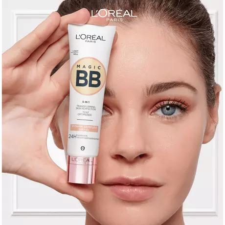 L'Oréal Paris BB C'est Magic BB Cream 02 Light Gekleurde Dagcrème SPF20