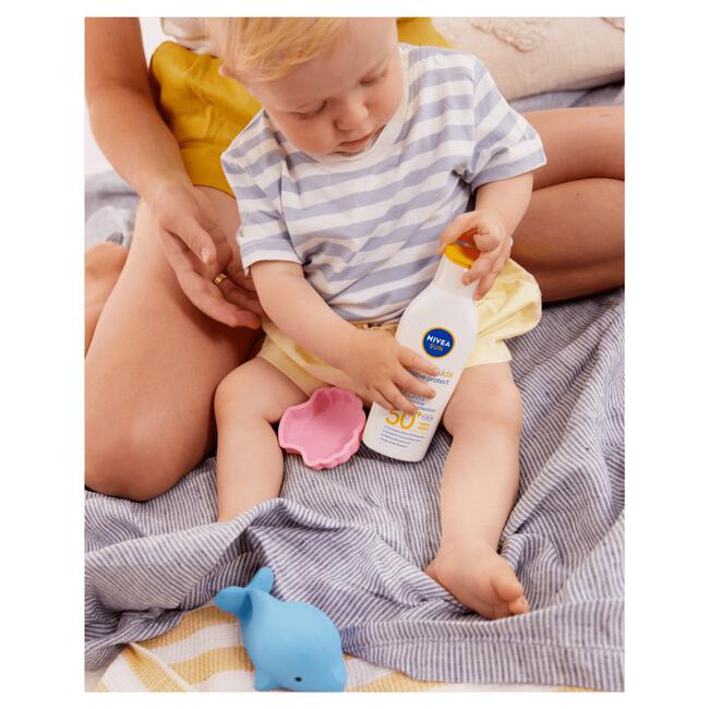 NIVEA SUN Kids Zonnebrand Protect & Sensitive Zonnemelk SPF 50+ 200 ML