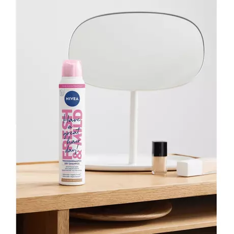 NIVEA Fresh Revive 3-In-1 Droogshampoo Donkerblond Haar 200 ML