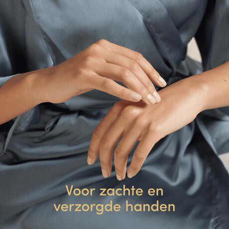 Dove Nourishing Silk Verzorgende Handzeep 250 ML