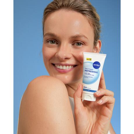 NIVEA Essentials +24h Hydraterende Dagcrème SPF15 50 ML