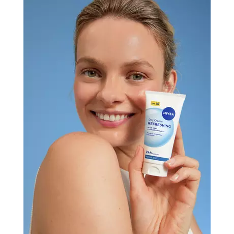 NIVEA Essentials +24h Hydraterende Dagcrème SPF15 50 ML