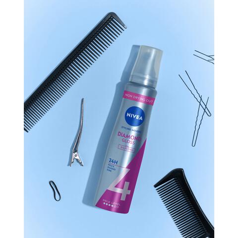 NIVEA Diamond Gloss Care Styling Mousse Extra Sterk 150 ML