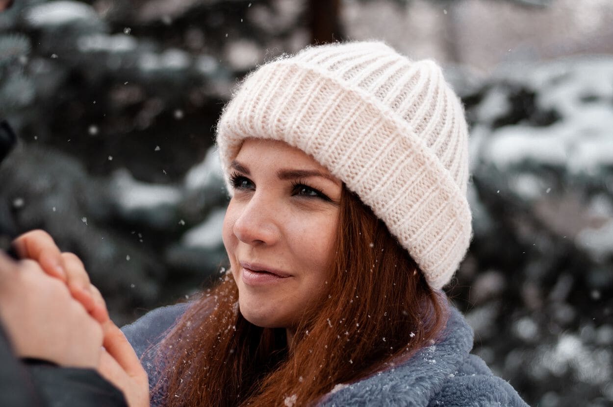 women snow hair beanie