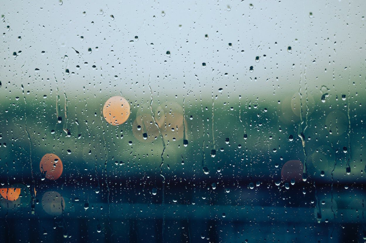 regen op een raam