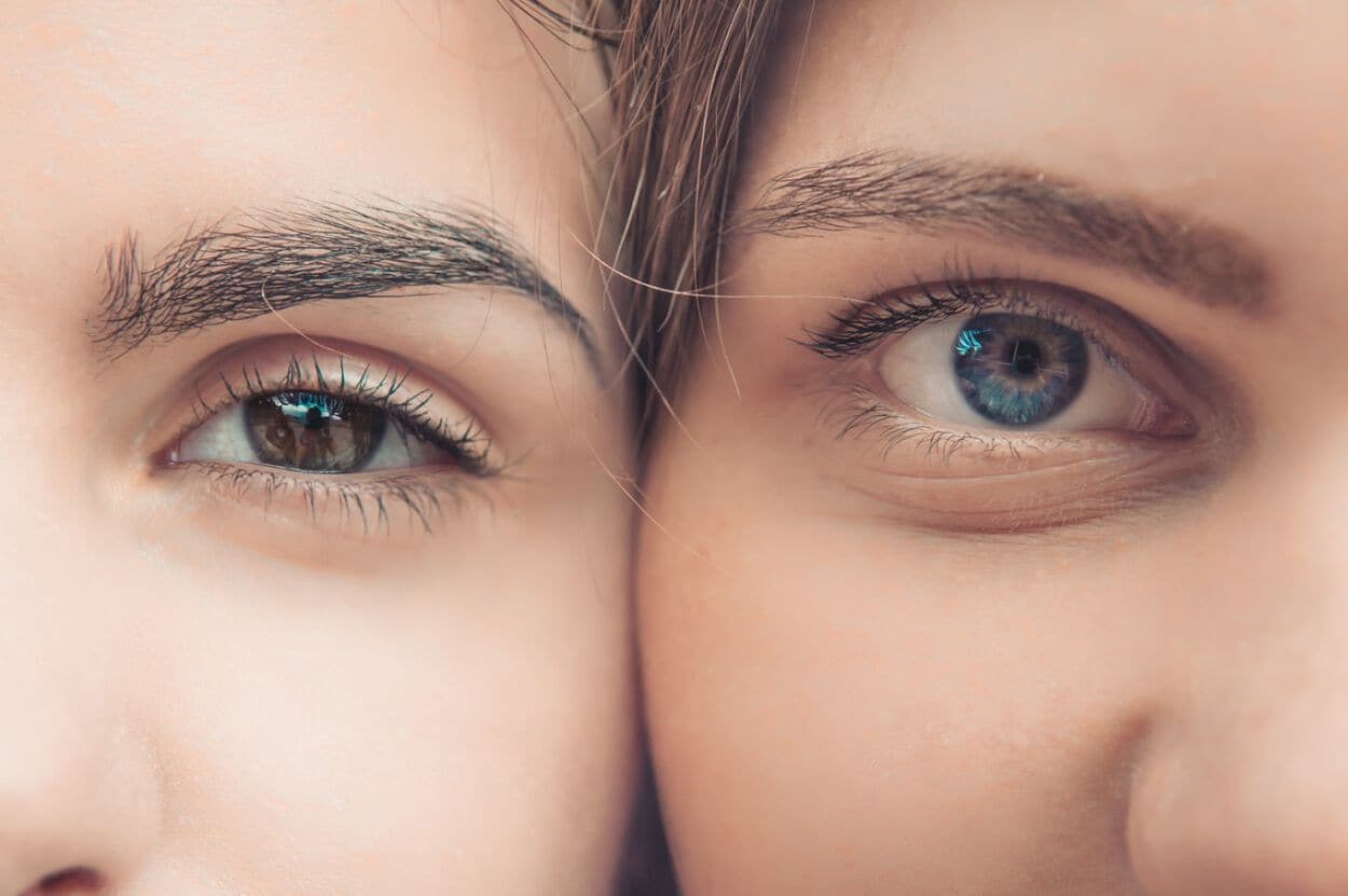 twee vrouwen met fijne lijntjes