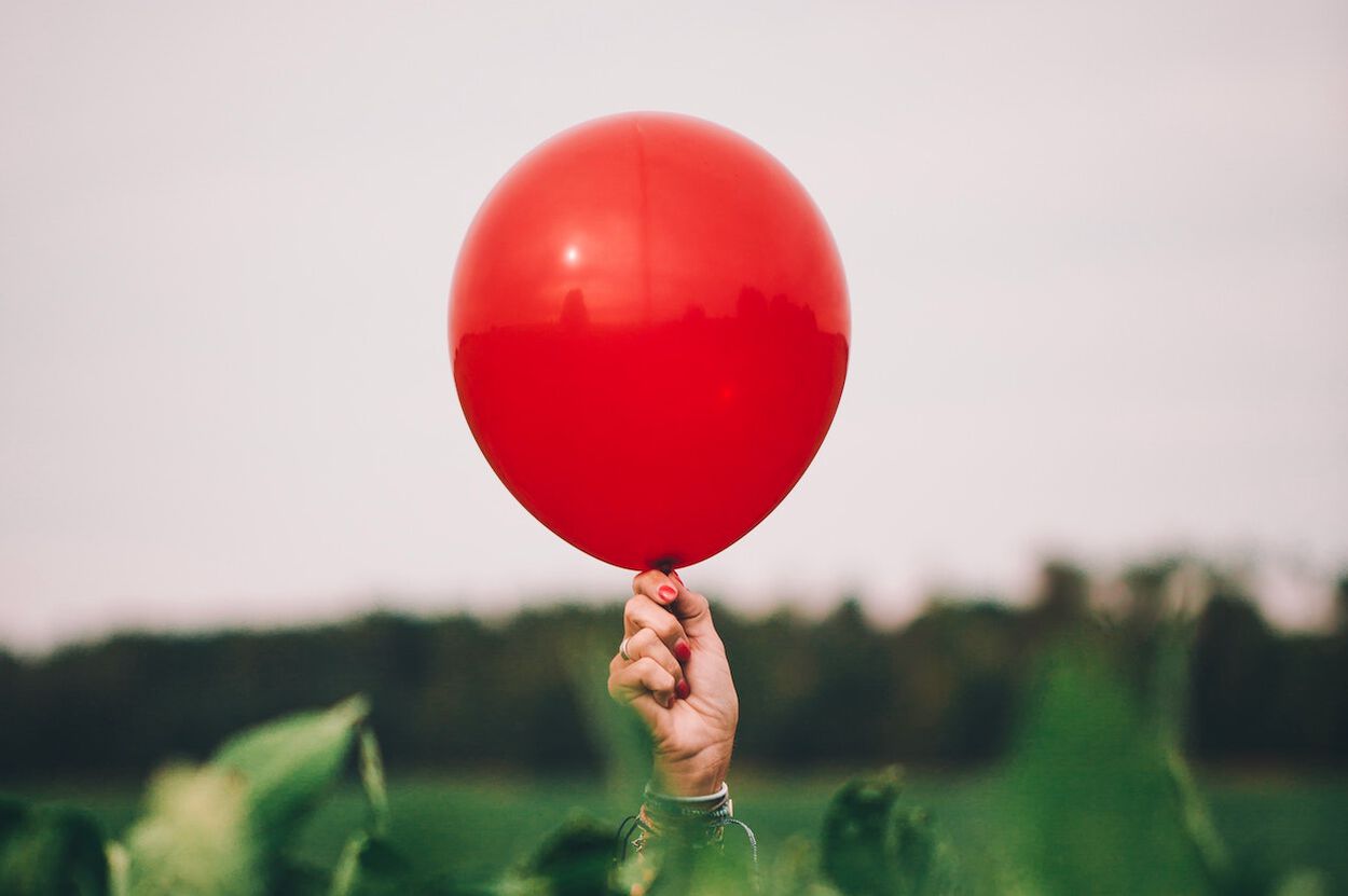 Ballon in grasveld