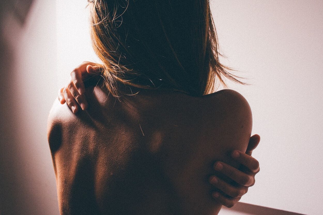 Vrouw met blote rug