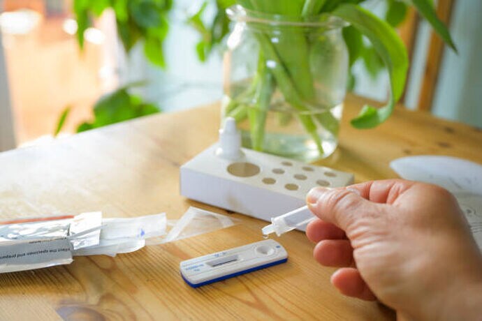 Corona zelftest: hoe gebruik je een corona sneltest? | Etos