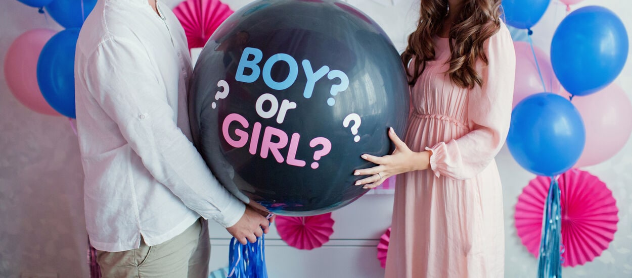 gender reveal ballon